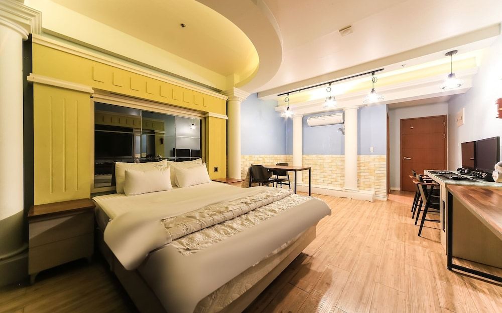 Busan Hwamyeong-dong Sky Room (Premium A (DESK Couple PC Netflix ava) 3