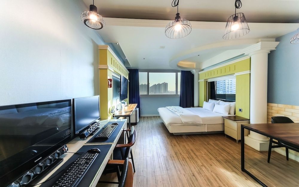 Busan Hwamyeong-dong Sky Room (Premium A (DESK Couple PC Netflix ava) 9