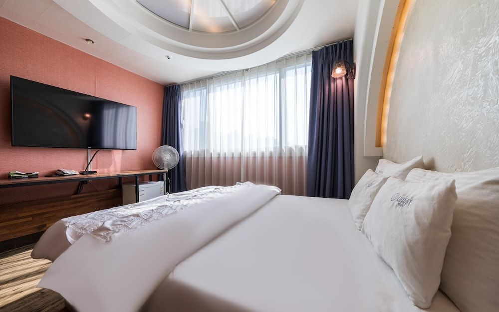 undefined Busan Hwamyeong-dong Sky 8