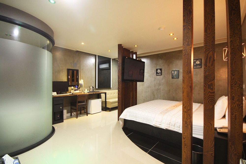 Busan Jaesong-dong Zenith Room (Royal Suite (Free Netflix)) 2