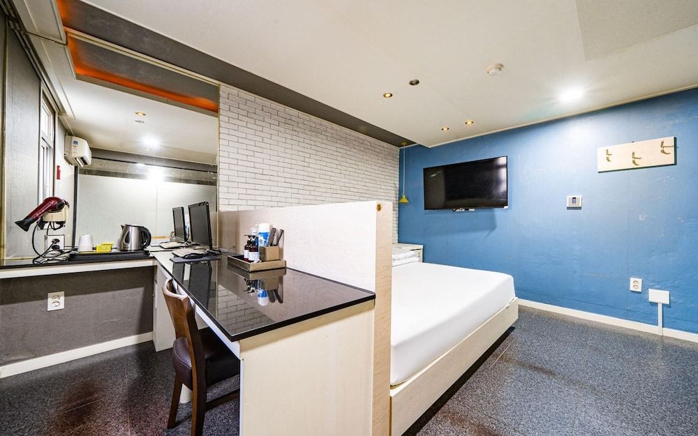 Busan Jaesong-dong Zenith Room (Standard (Free Netflix watching)) 10