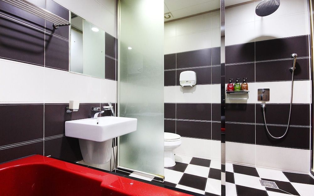 Busan Station BT Hotel Room (Twin) 6