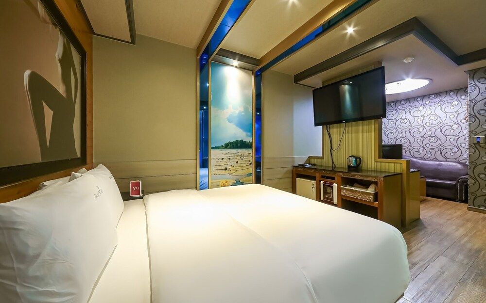 Busan Station BT Hotel Room (Deluxe) 16
