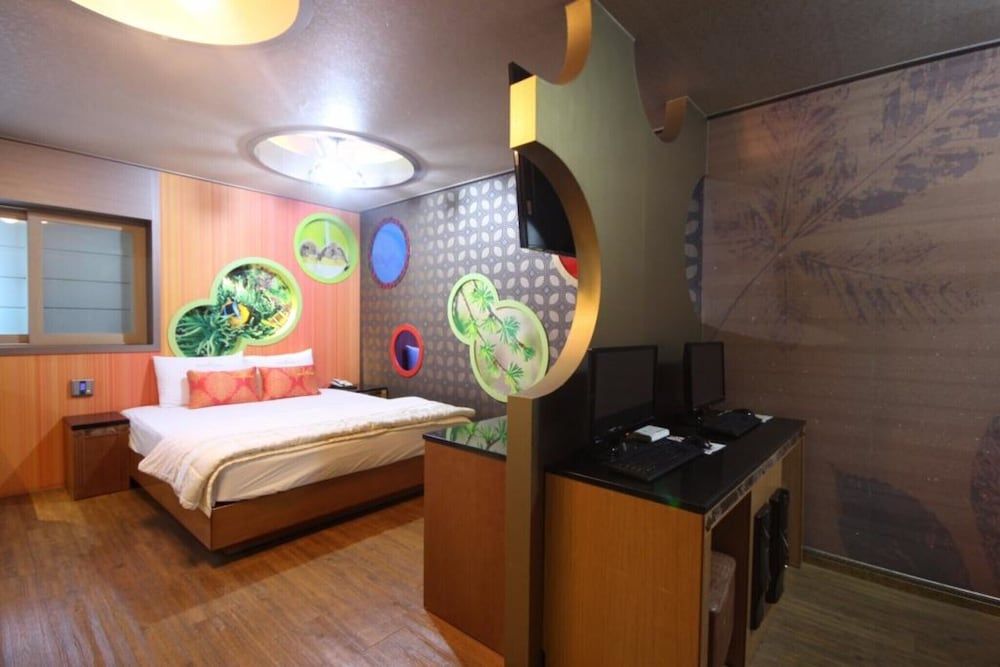 Busan Station BT Hotel Room (Deluxe) 12