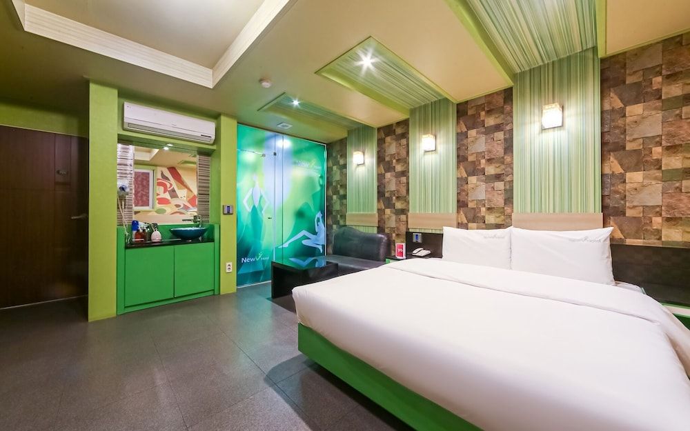 Busan Station BT Hotel Room (Standard)