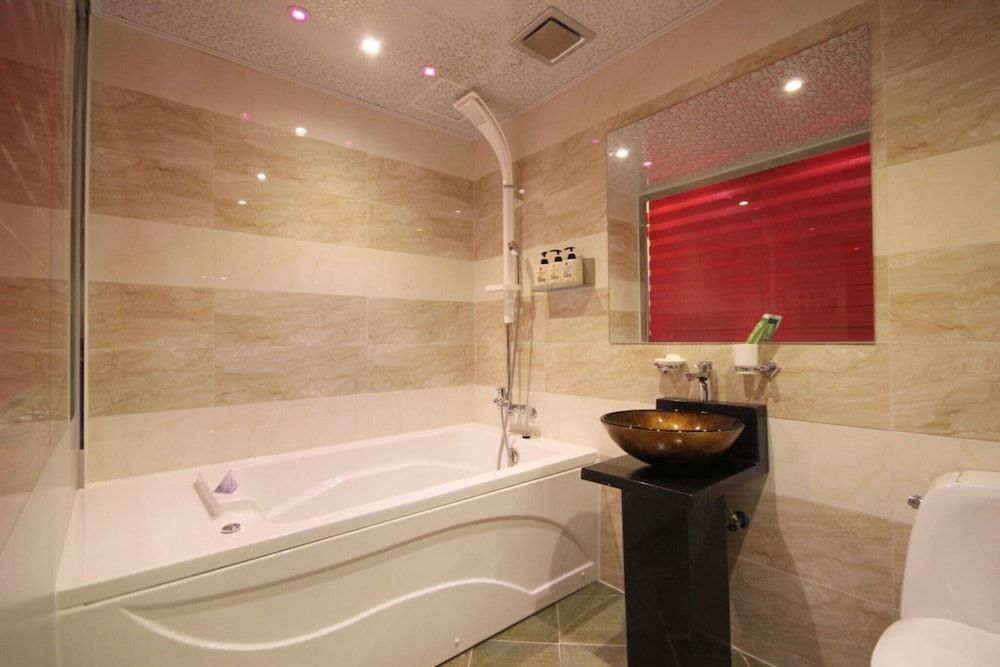 Busan Hakjang 369 Room (Standard Room) 5