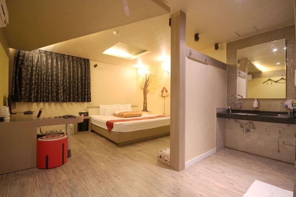 undefined Busan Yeonsan-dong MU 2