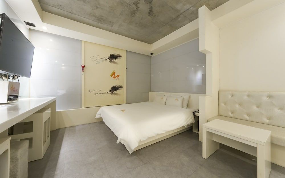 Busan Songjeong IM Room (Semi-Special Room (Netflix viewing av)