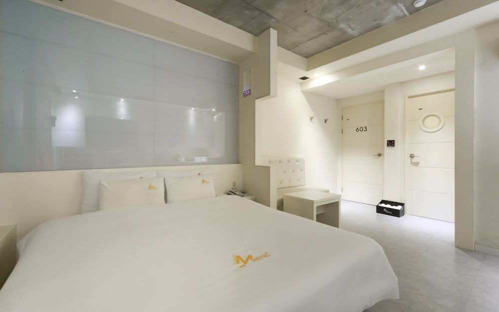 Busan Songjeong IM Room (Semi-Special Room (Netflix viewing av) 2