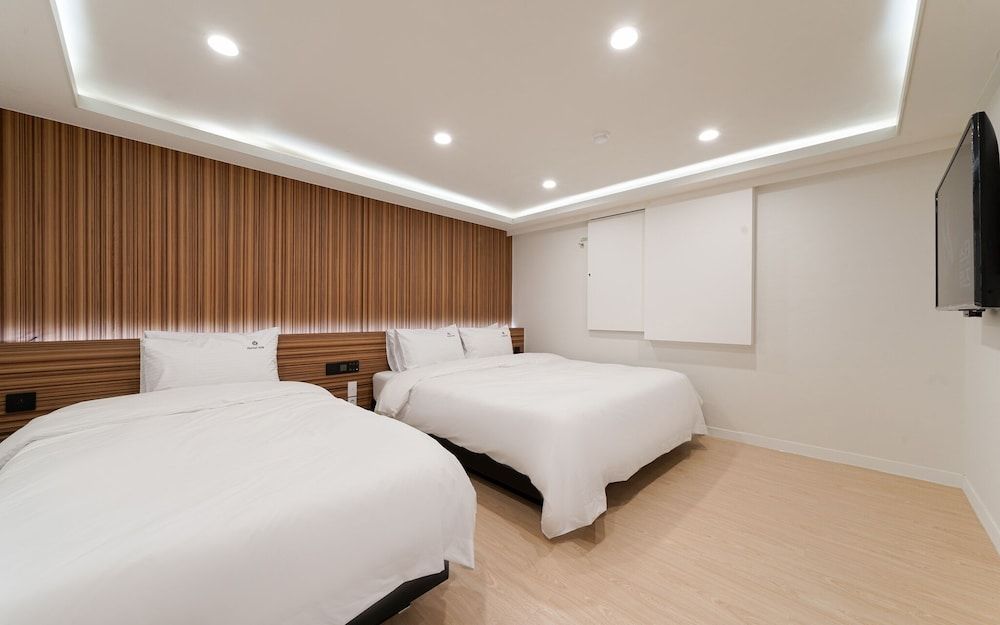 Busan Haeundae V Room (VVIP (High Performing 2PC Netflix))