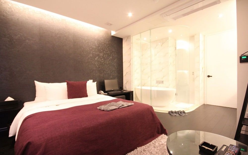 Busan Dongnae Amare Room (Deluxe (Free Netflix watching))