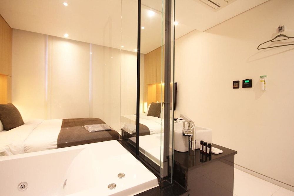 Busan Dongnae Amare Room (Standard (Free Netflix watching)) 19