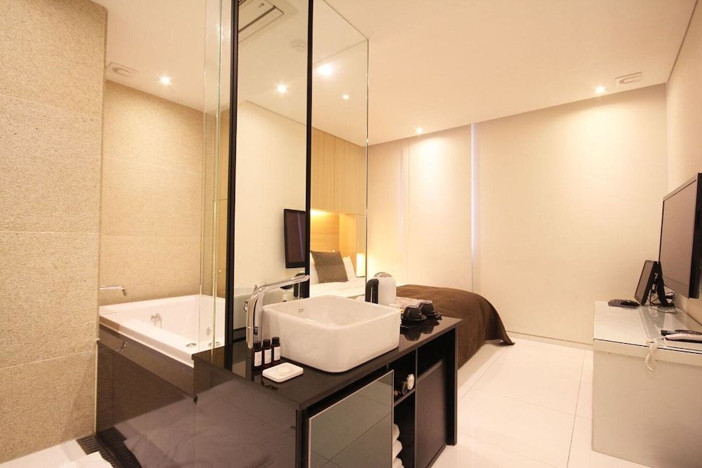 Busan Dongnae Amare Room (Standard (Free Netflix watching)) 17