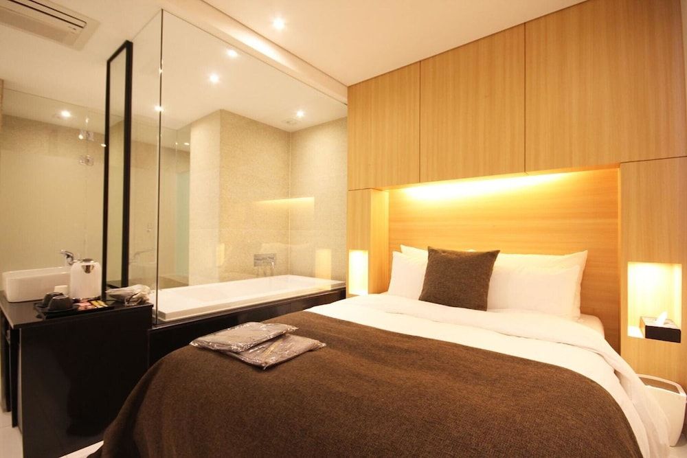 Busan Dongnae Amare Room (Standard (Free Netflix watching)) 23