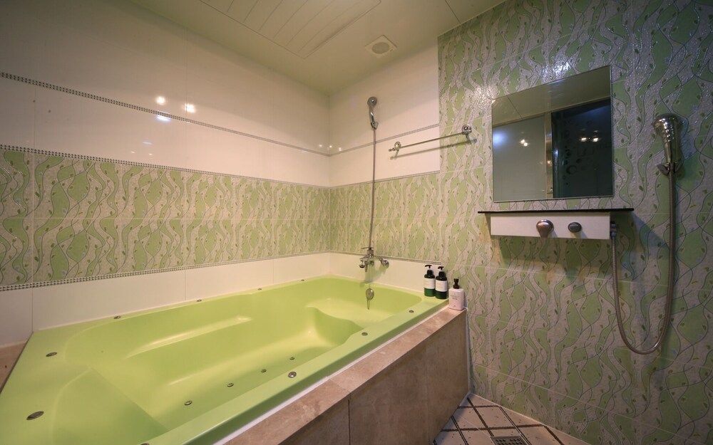 undefined Busan Gupo i 7