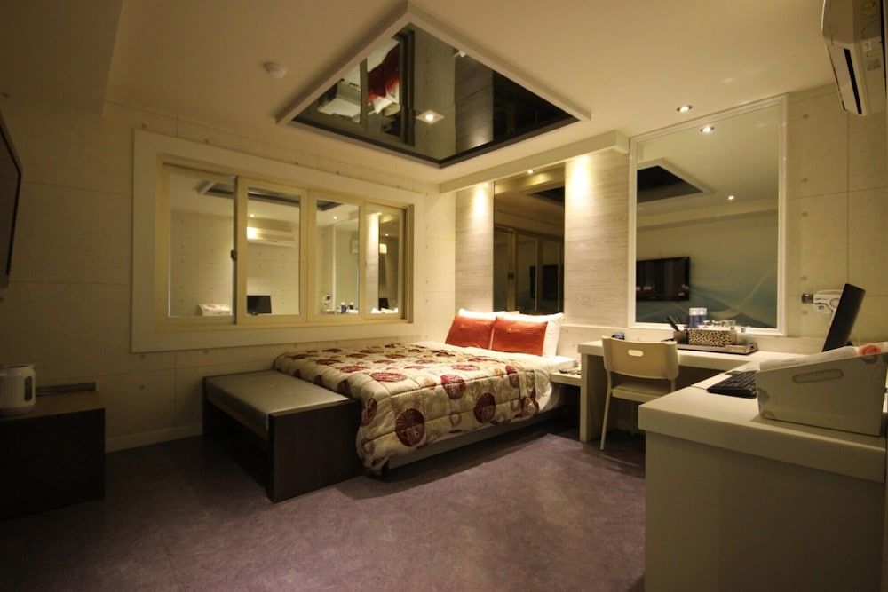 undefined Busan Choeup On 6