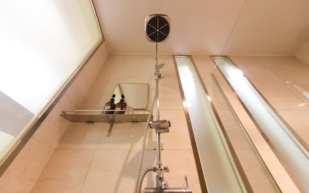 Busan Songjeong V Room (Deluxe Twin (latex bed Netflix availa) 5