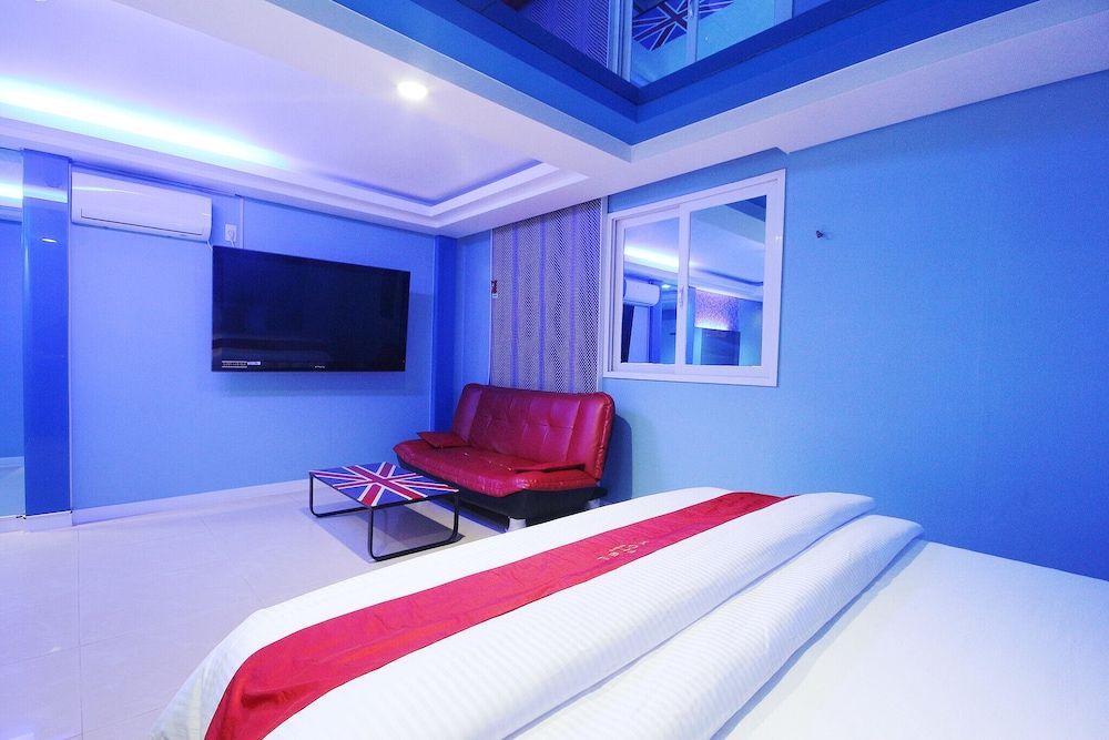 Busan Songjeong V Room (Premium (latex bed Netflix can be wat) 4