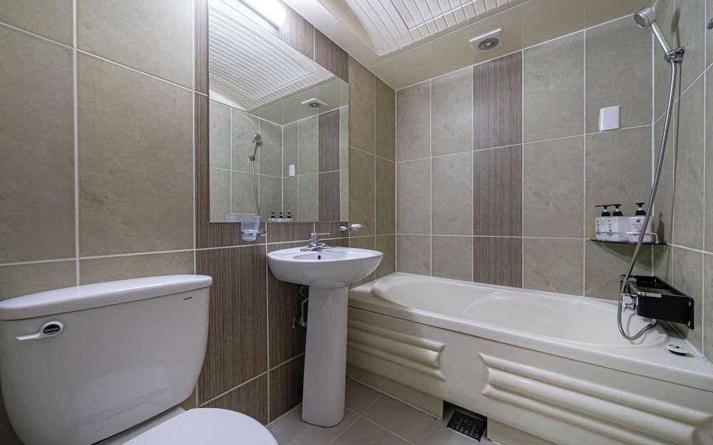 Busan Gwanganri Gung Room (Deluxe room (non-smoking room)) 13