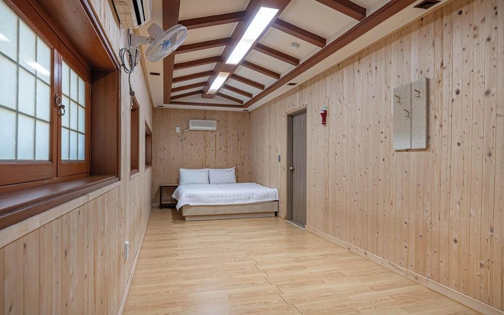 Busan Gwanganri Gung Room (Business (non-smoking room)) 5