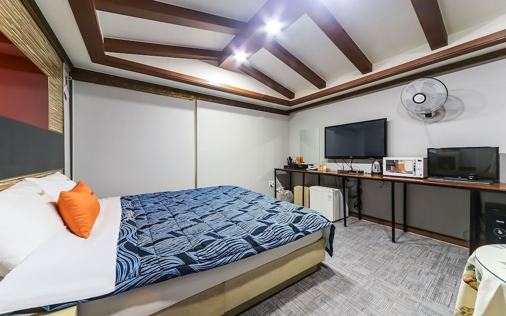 undefined Busan Gwanganri Gung 8