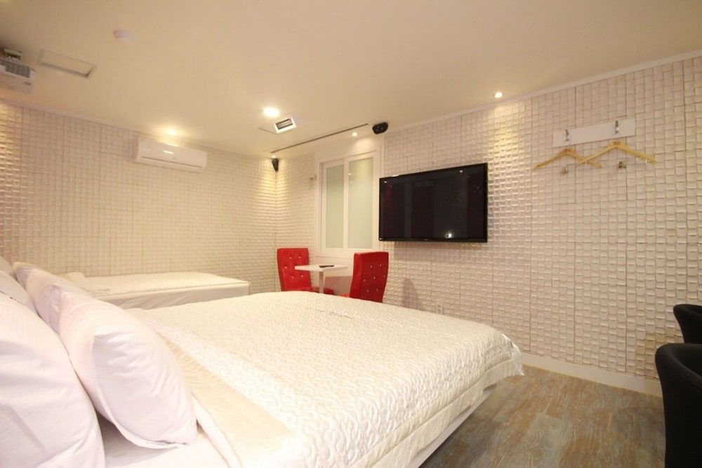 undefined Busan Oncheonjang 369 3