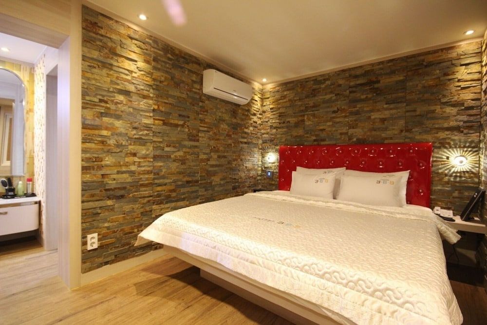 undefined Busan Oncheonjang 369 8