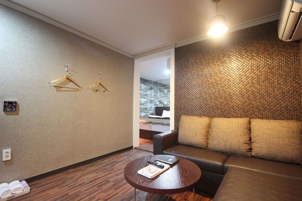 Busan Jaesongdong Max Room (Twin (Netflix free viewing)) 11