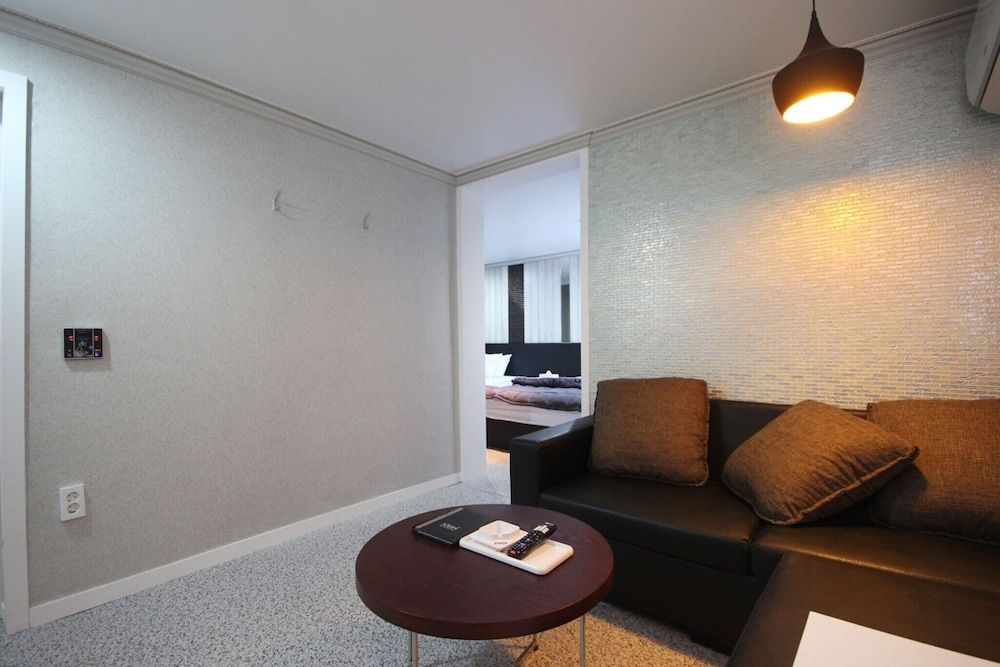 Busan Jaesongdong Max Room (Twin (Netflix free viewing)) 14