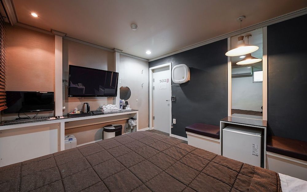 undefined Busan Jaesongdong Max 9