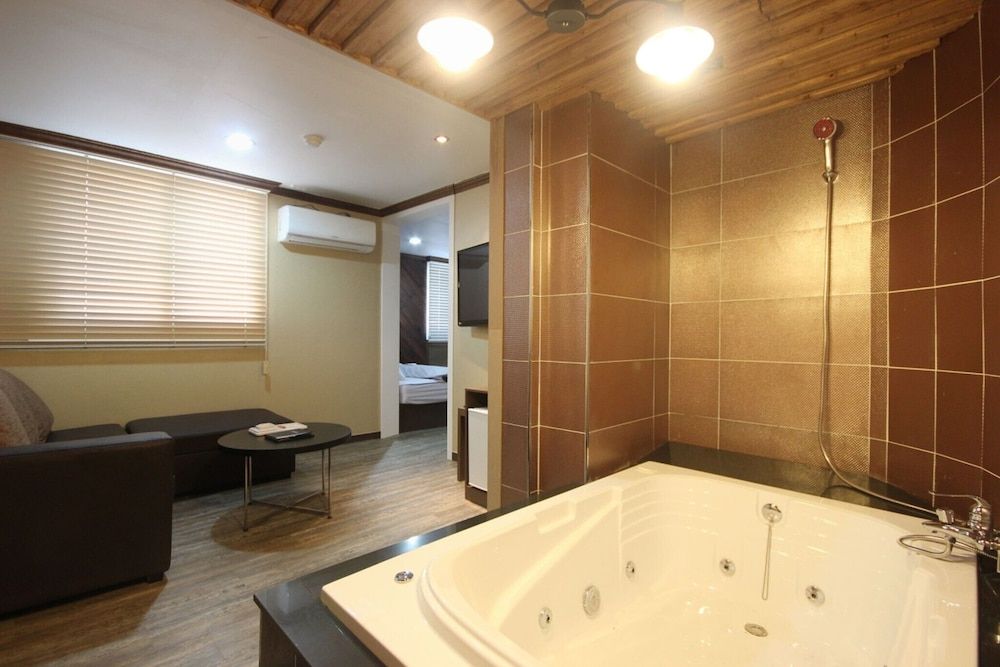 Busan Jaesongdong Max Room (Suite room (Free viewing on Netflix)) 6