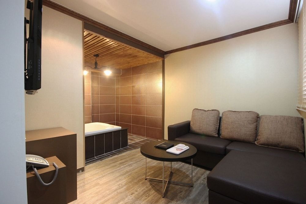 Busan Jaesongdong Max Room (Suite room (Free viewing on Netflix)) 4