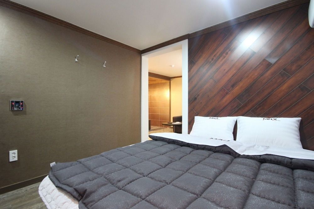 undefined Busan Jaesongdong Max 7