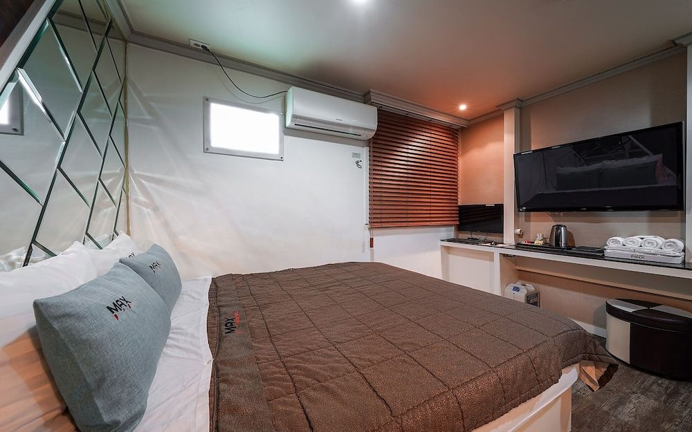 undefined Busan Jaesongdong Max 10