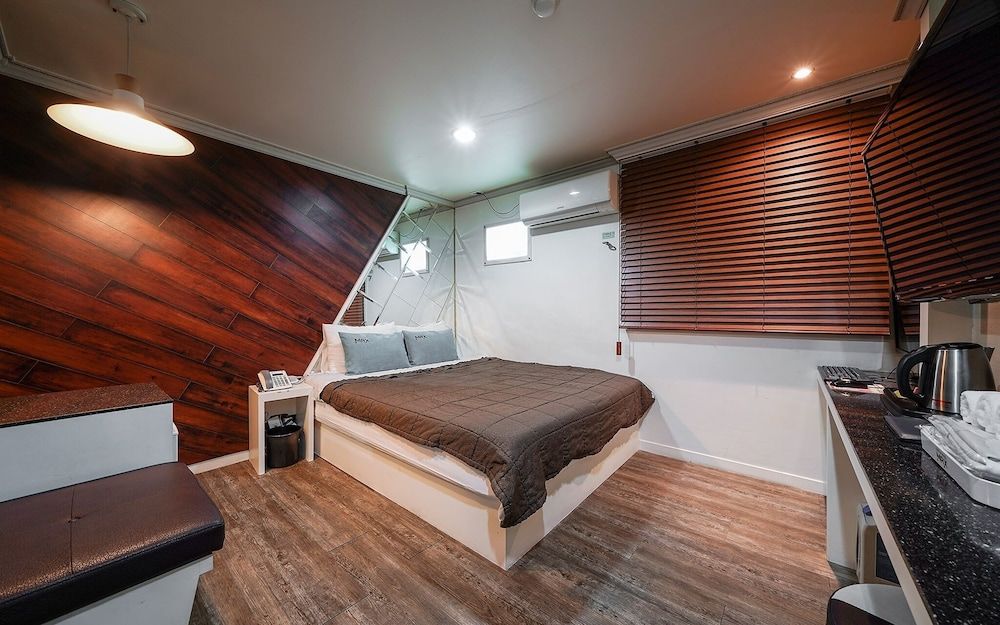 undefined Busan Jaesongdong Max 6