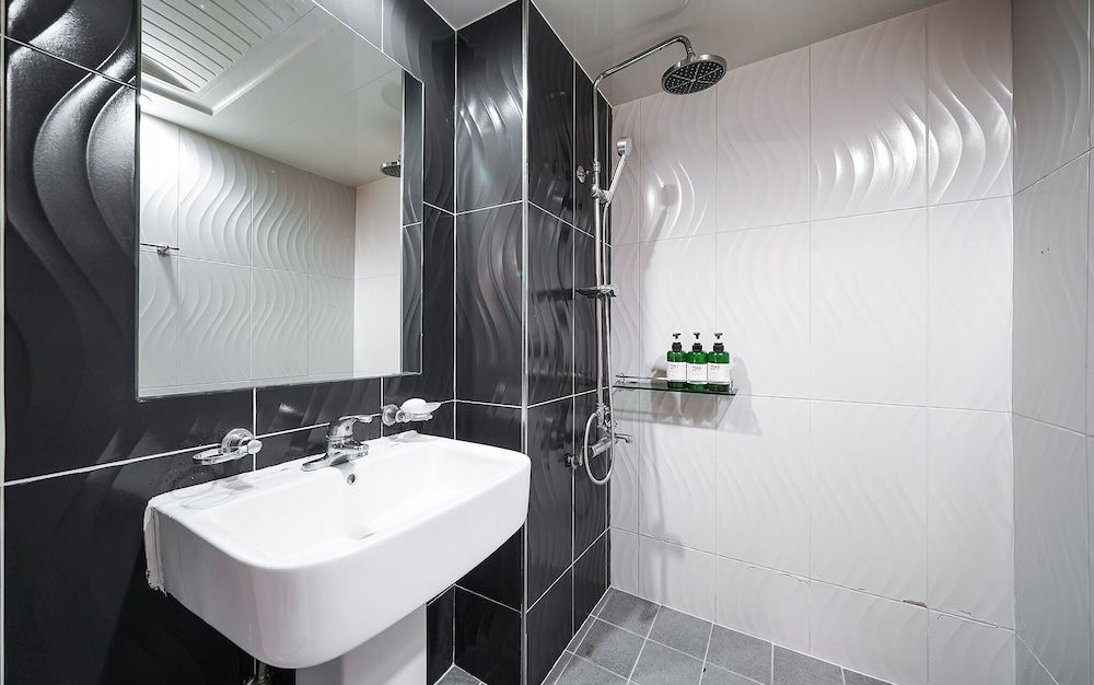 Busan Jaesongdong Max Room (Twin (Netflix free viewing)) 7