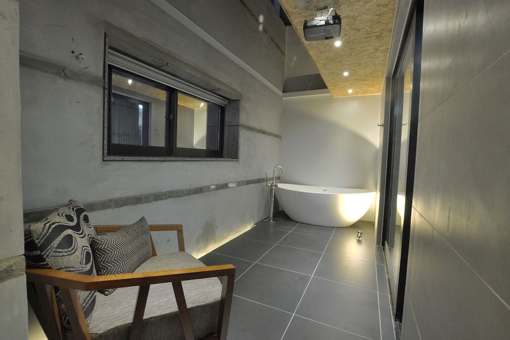 undefined Busan Oncheonjang Bono 9