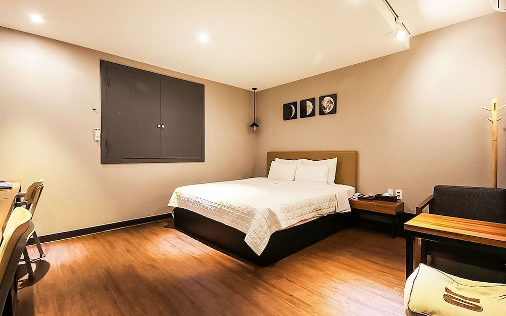 Busan Seo-dong No25 Room (Standard (Free Netflix)) 20