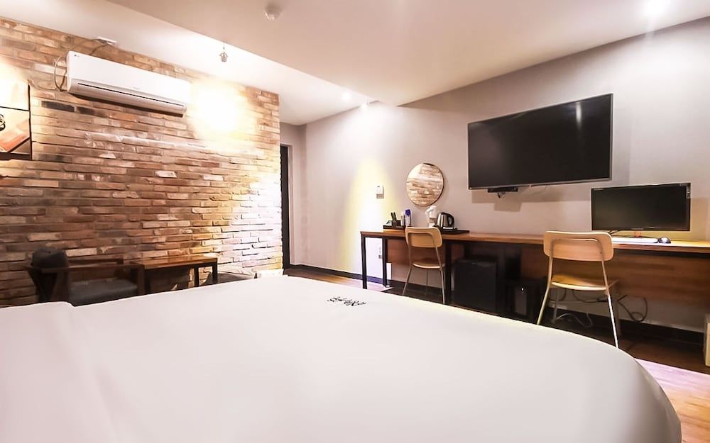 Busan Seo-dong No25 Room (Standard (Free Netflix)) 27