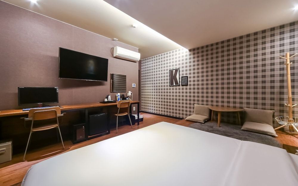 undefined Busan Seo-dong No25 10