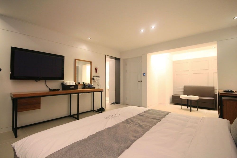 Busan Yeonsan-dong Oops Room (VIP) 8