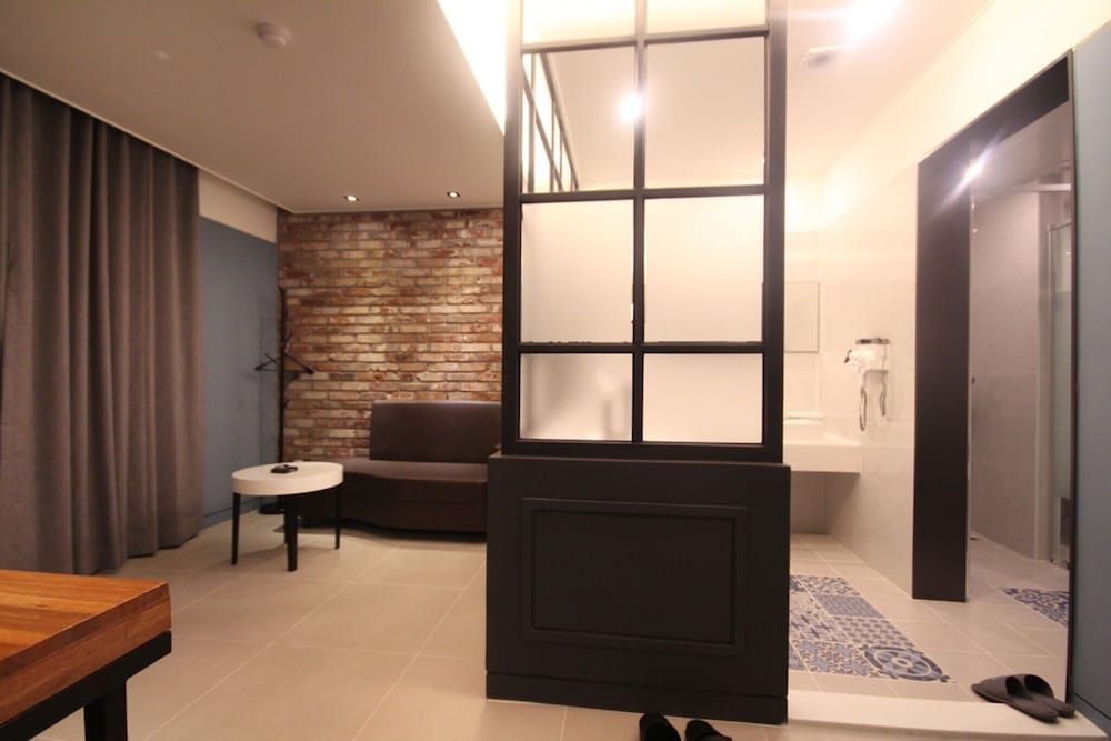 Busan Yeonsan-dong Oops Room (VIP) 5