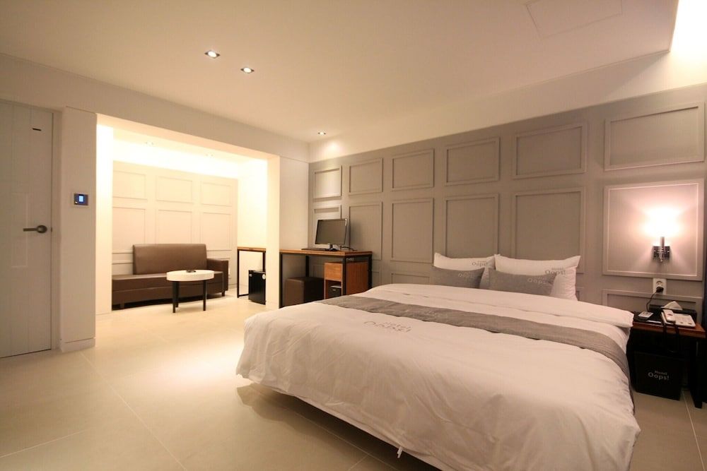 Busan Yeonsan-dong Oops Room (VIP) 7