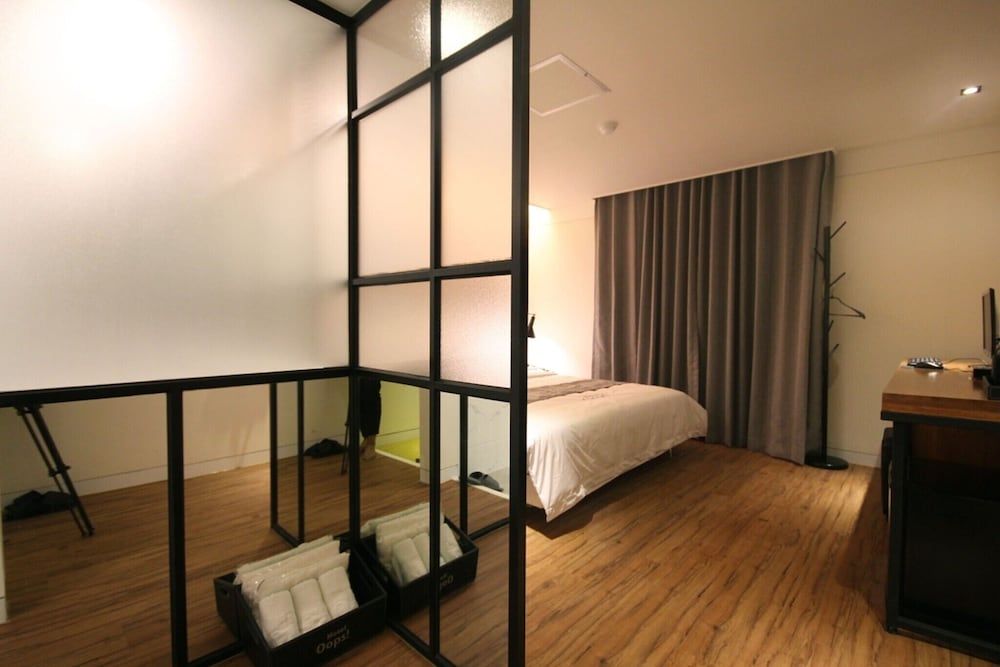 Busan Yeonsan-dong Oops Room (Standard room) 2
