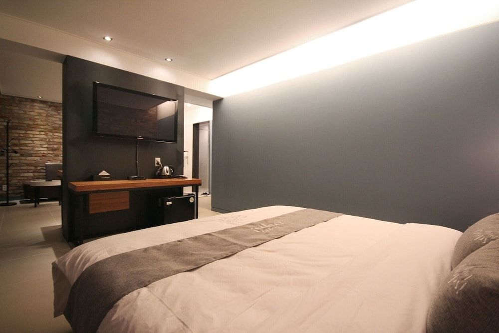 Busan Yeonsan-dong Oops Room (VIP) 3