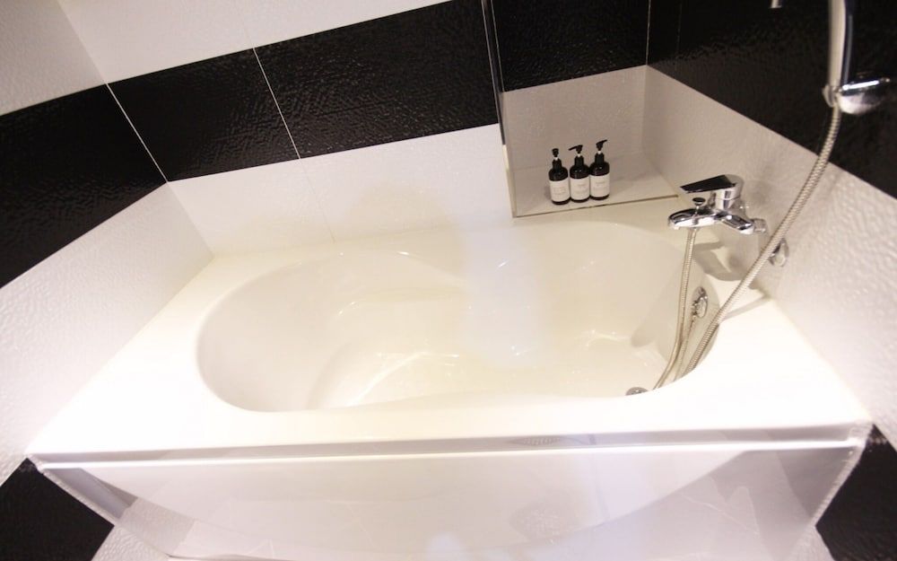 undefined Busan Oncheonjang Gem 9