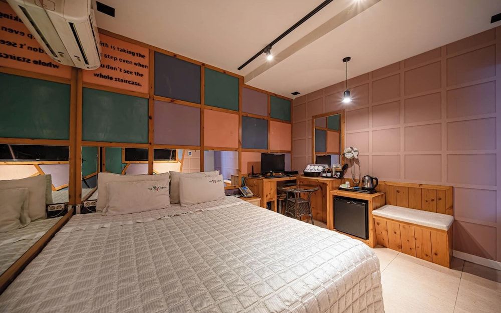 Busan Choeup Jjang Room (Standard (Free to watch Netflix)) 7