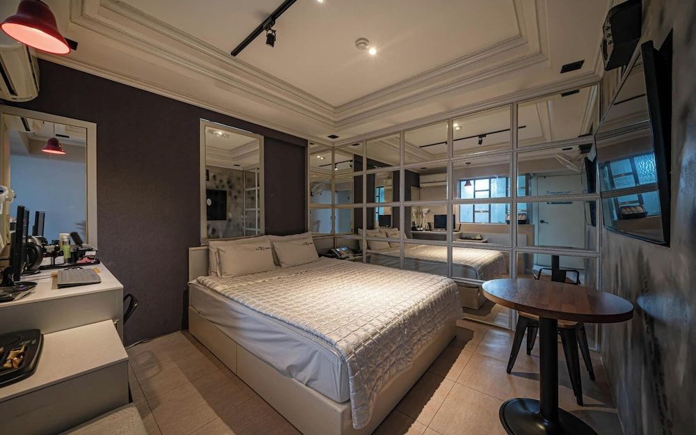 Busan Choeup Jjang Room (Standard (Free to watch Netflix)) 2