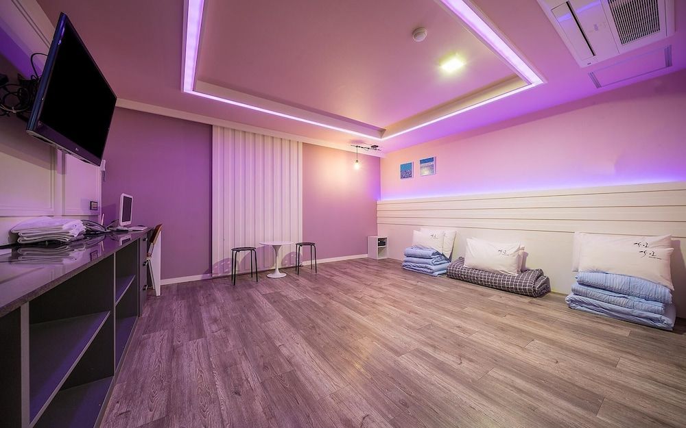 Busan Songjeong Hotel Gain Room (Ondol Room (Netflix))