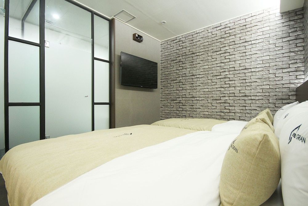 Busan Seomyeon Gran Room (VIP (Free Watch NETFLIX) (Single + Do) 2